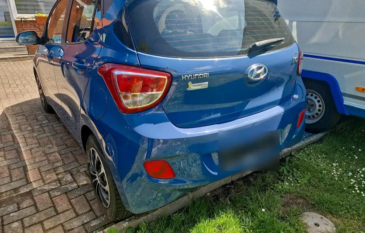 Gebraucht Hyundai i10 69 PS (50 kW) 2015 Blau Kleinwagen
