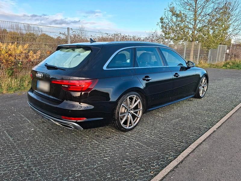 Gebraucht Audi A4 S-Line 190 PS (139 kW) 2019 Schwarz Kombi