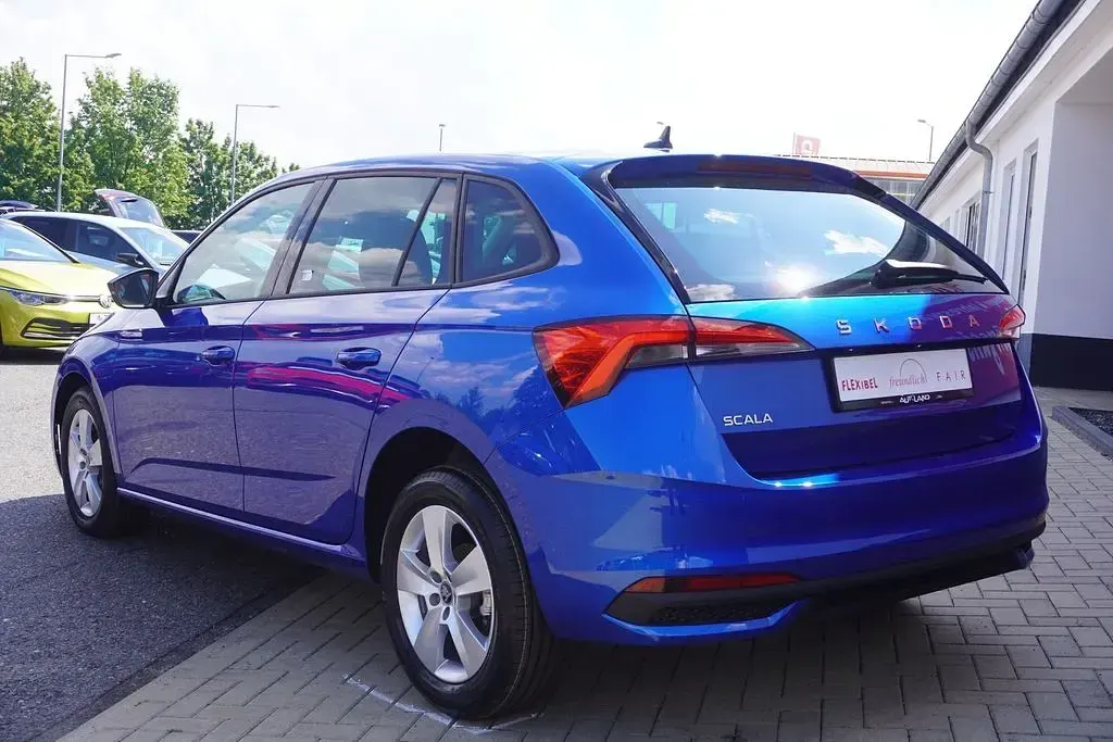 Neu Skoda Scala 116 PS (85 kW) 2026 Blau Kleinwagen