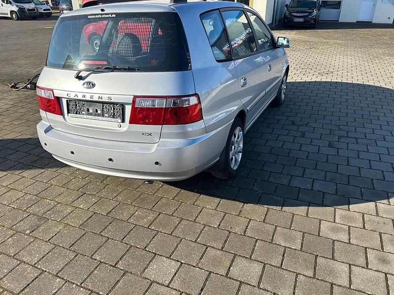 Gebraucht Kia Carens 140 PS (102 kW) 2006 Grau Van / Kleinbus