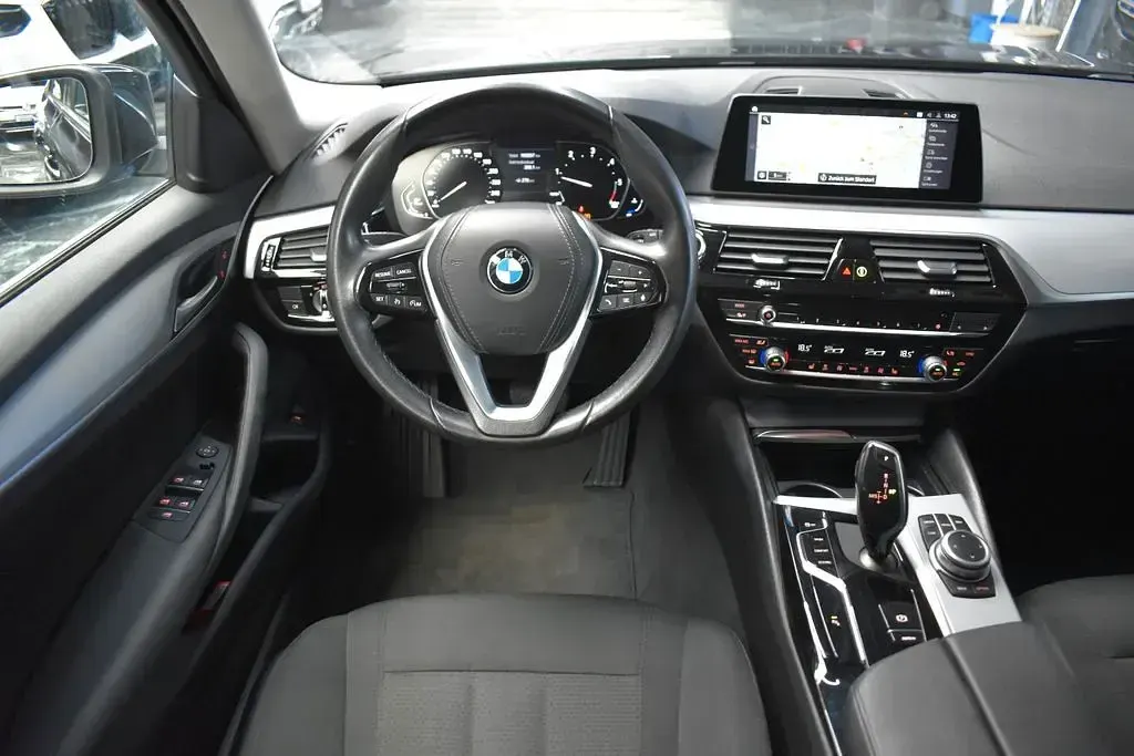 Gebraucht BMW 520 190 PS (139 kW) 2021 Grau Kombi
