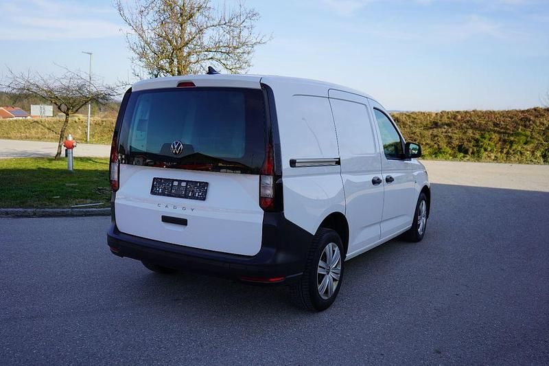 Gebraucht VW Caddy 102 PS (75 kW) 2021 Weiß Van / Kleinbus