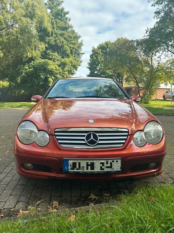 Orange Gebraucht 2001 Mercedes C200 Elegance Coupé | 2.499 € (Fairer Preis) - Bild 1/4