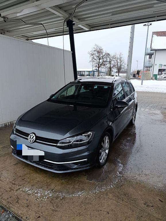 Grau Gebraucht 2019 VW Golf VII Highline Kombi | 19.299 € (Fairer Preis) - Bild 1/4