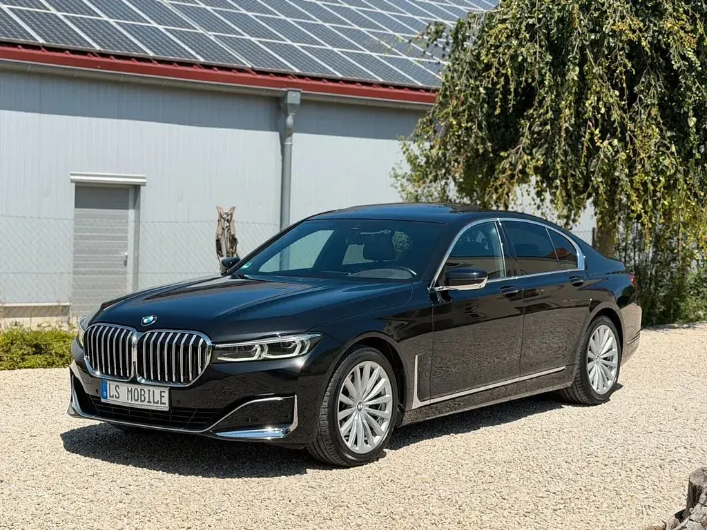 Gebraucht BMW 730 286 PS (210 kW) 2021 Black sapphire metallic Limousine
