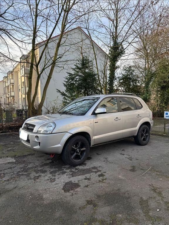 Beige Gebraucht 2006 Hyundai Tucson GLS SUV | 2.000 € (Superpreis) - Bild 1/4