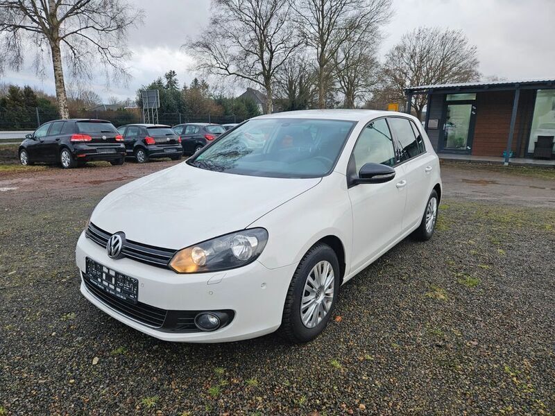Weiß Gebraucht 2011 VW Golf VI Style Limousine | 4.999 € (Superpreis) - Bild 1/4