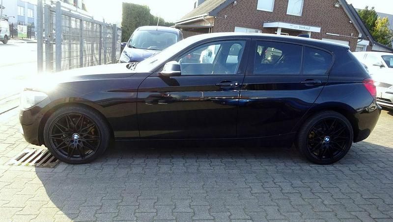 Gebraucht BMW 116 Advantage 116 PS (85 kW) 2012 Schwarz Kleinwagen