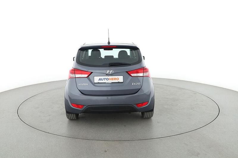 Gebraucht Hyundai ix20 Trend 125 PS (91 kW) 2016 Grau Kleinwagen