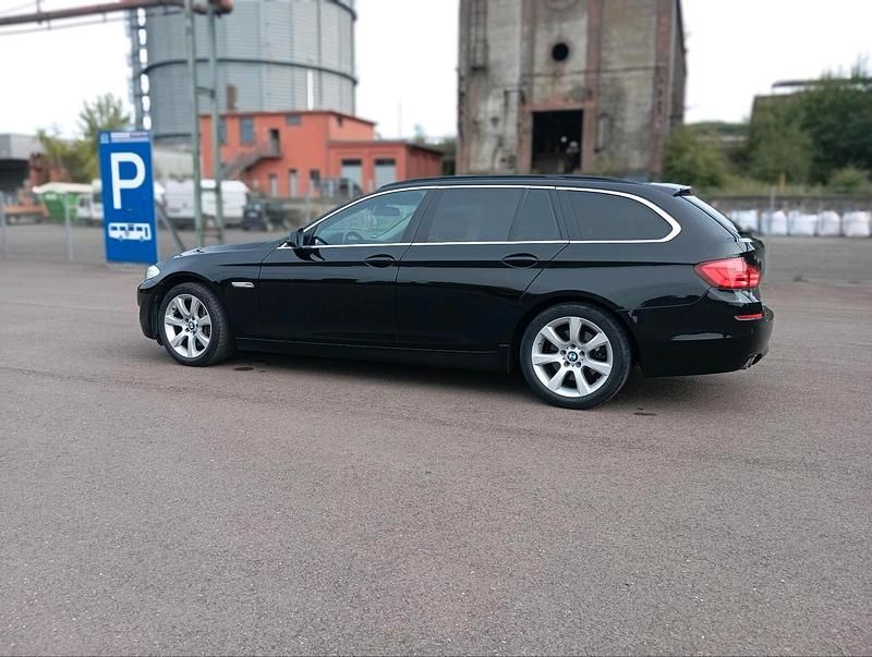 Schwarz Gebraucht 2011 BMW 525 Kombi | 7.999 € (Superpreis) - Bild 1/4