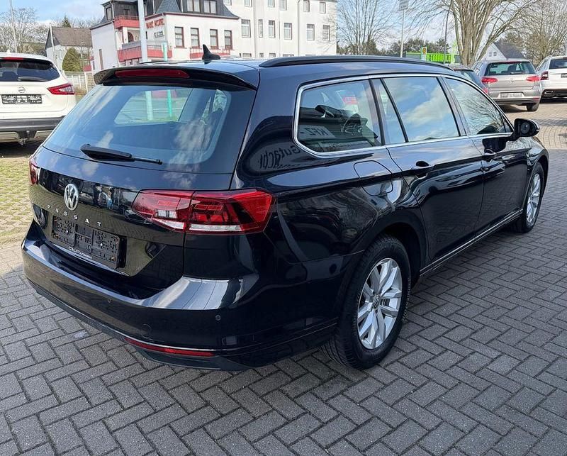 Gebraucht VW Passat Business 150 PS (110 kW) 2020 Schwarz Kombi