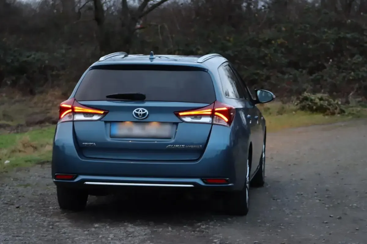 Gebraucht Toyota Auris 137 PS (100 kW) 2016 Blau Kombi