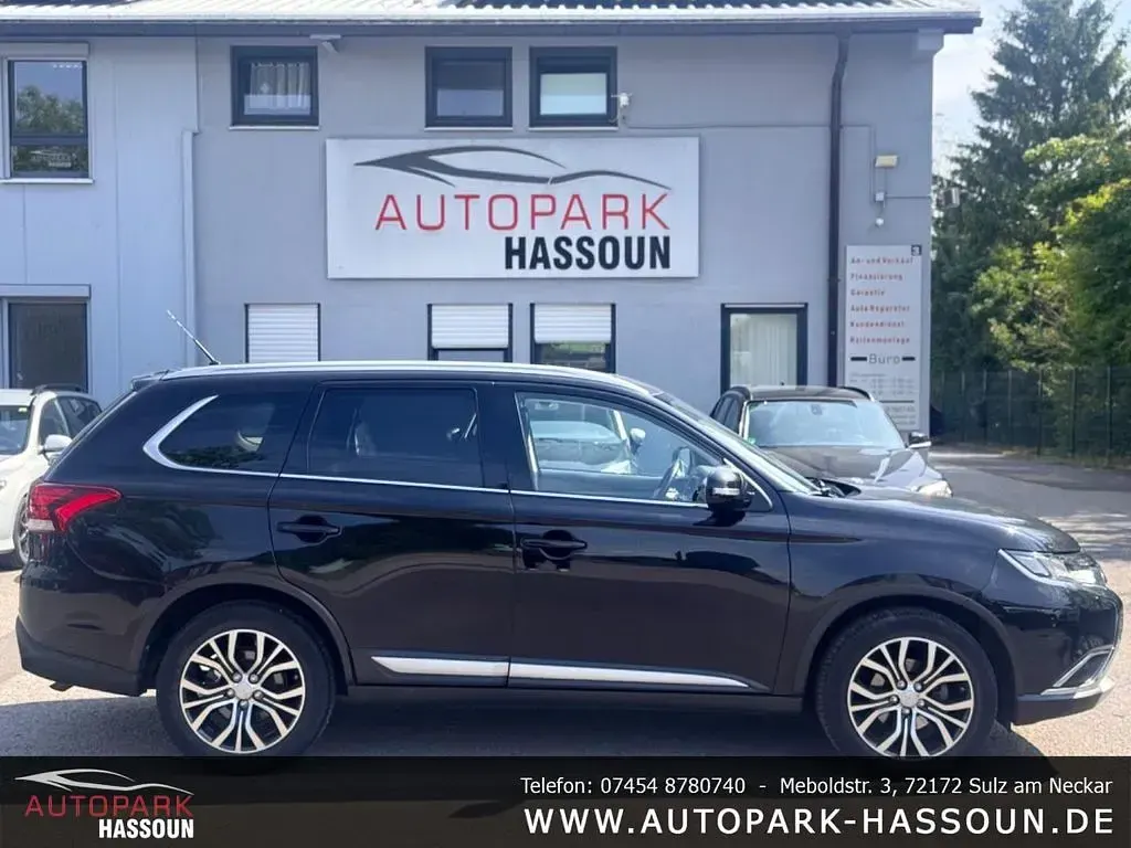 Gebraucht Mitsubishi Outlander Top 150 PS (110 kW) 2017 Pantherschwarz (p) SUV
