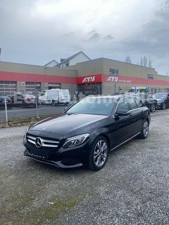 Schwarz Gebraucht 2018 Mercedes C220 Kombi | 15.990 € (Fairer Preis) - Bild 1/3