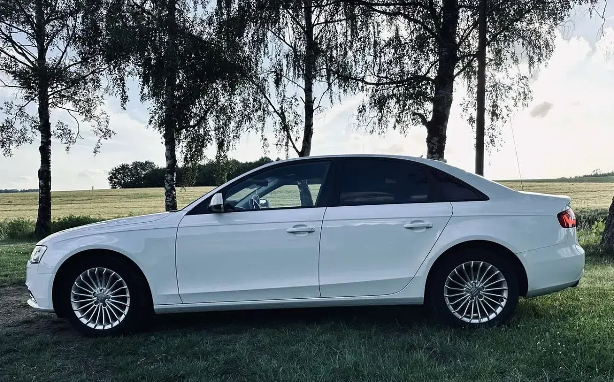 Gebraucht Audi A4 Attraction 120 PS (88 kW) 2014 Limousine