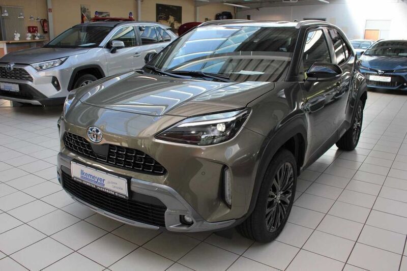 Bronze Neu 2024 Toyota Yaris Cross Advance SUV | 30.890 € - Bild 1/4