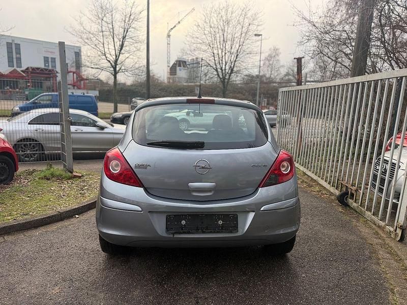 Używany Opel Corsa Edition 60 KM (44 kW) 2009 Srebrny Hatchback