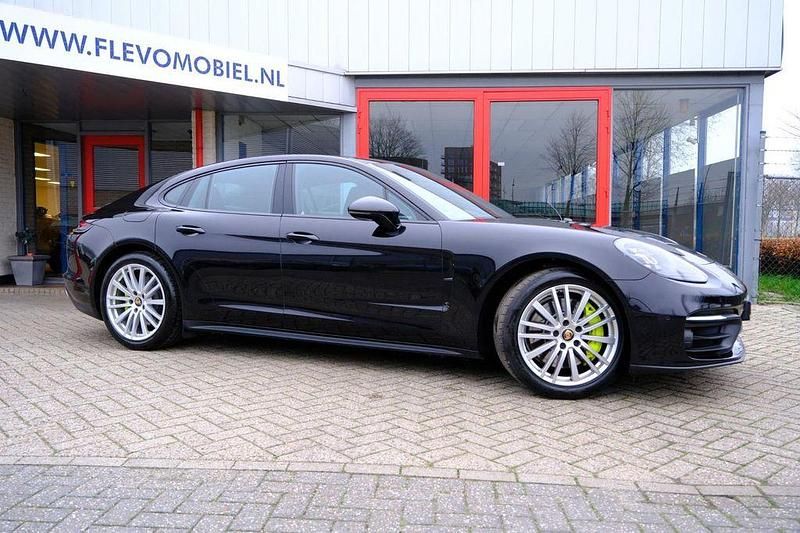 Gebraucht Porsche Panamera 330 PS (242 kW) 2021 Schwarz Limousine