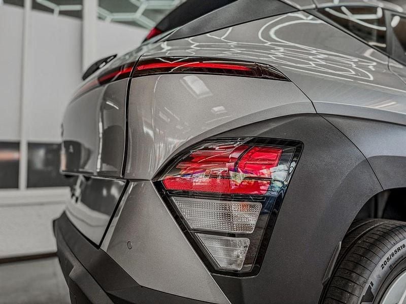 Neu Hyundai Kona Style 137 PS (100 kW) 2025 Shimmering silver r2t SUV