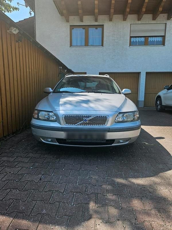 Silber Gebraucht 2002 Volvo V70 Kombi | 1.999 € (Fairer Preis) - Bild 1/4