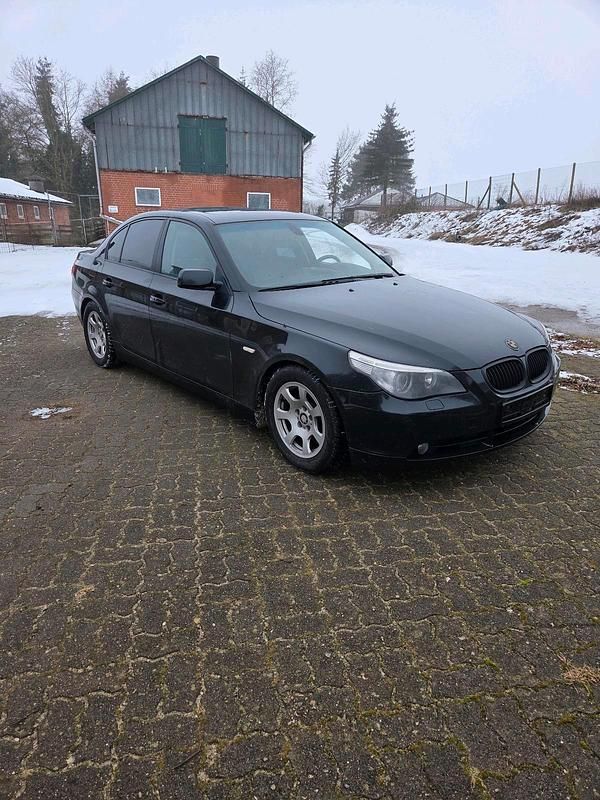 Gebraucht BMW 525 191 PS (140 kW) 2003 Blau Limousine
