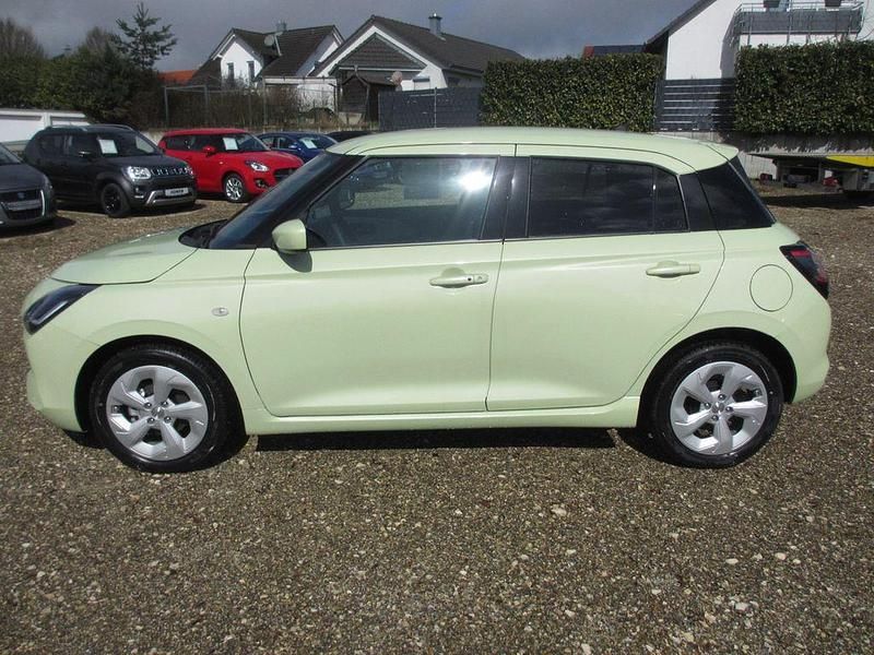 Neu Suzuki Swift Comfort 83 PS (61 kW) 2026 Gelb Kleinwagen