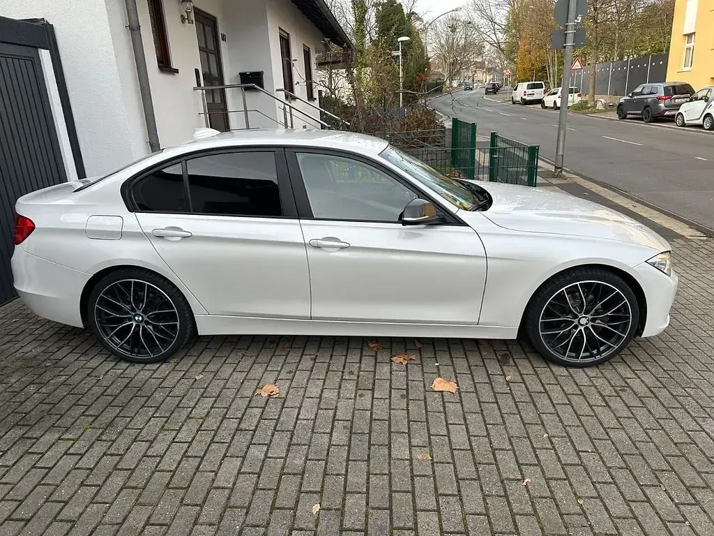 Brugt BMW 318 M Performance 143 HK (105 kW) 2012 Hvid Sedan