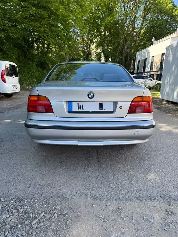 Gebraucht BMW 523 170 PS (125 kW) 1999 Silber Limousine
