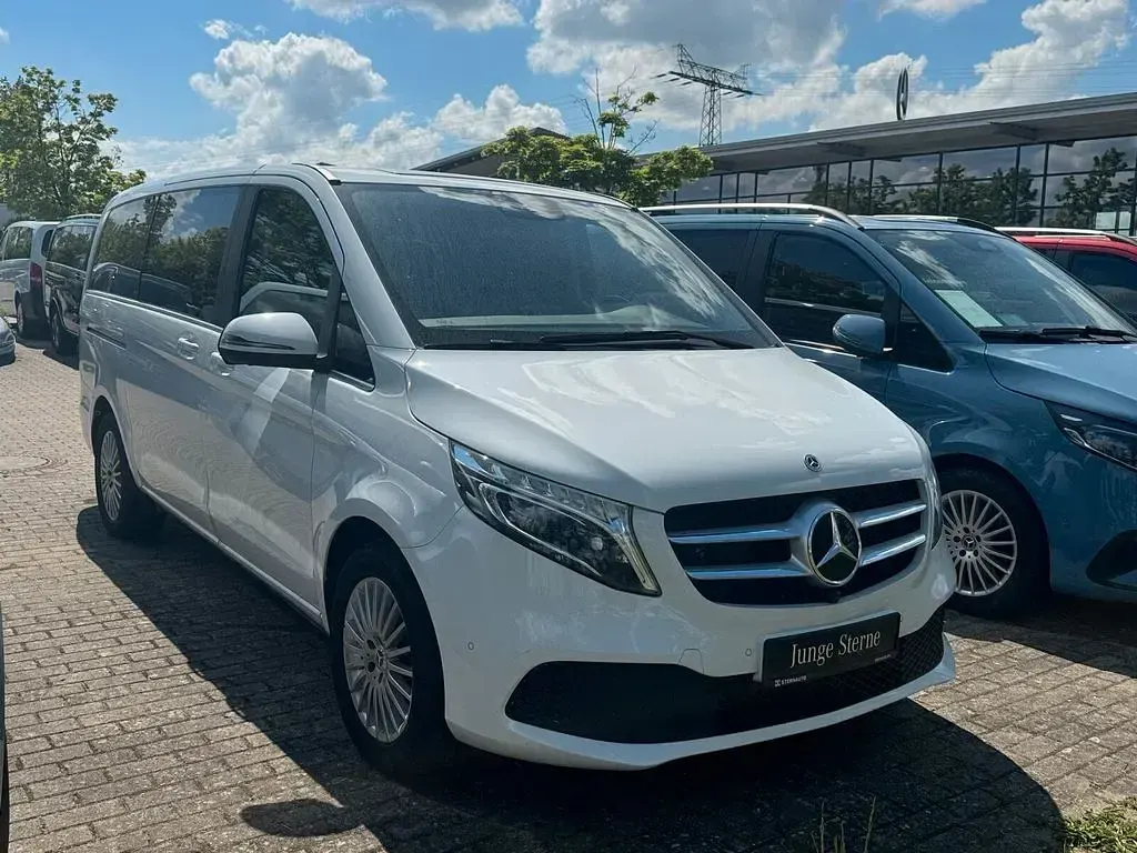 Gebraucht Mercedes V220 Avantgarde Edition 163 PS (119 kW) 2021 Bergkristallweiß metallic Van / Kleinbus