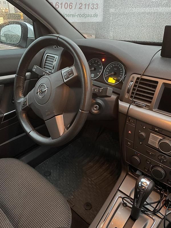 Gebraucht Opel Signum 155 PS (114 kW) 2006 Silber Kleinwagen