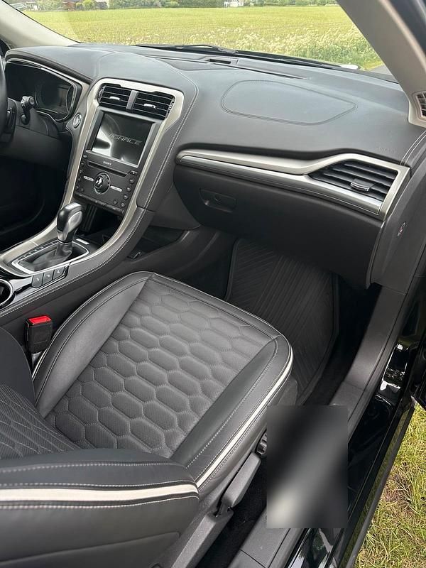 Gebraucht Ford Mondeo Vignale 240 PS (176 kW) 2018 Schwarz Limousine