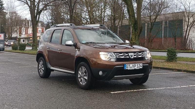 Grau Gebraucht 2014 Dacia Duster Prestige SUV | 5.900 € (Guter Preis) - Bild 1/4