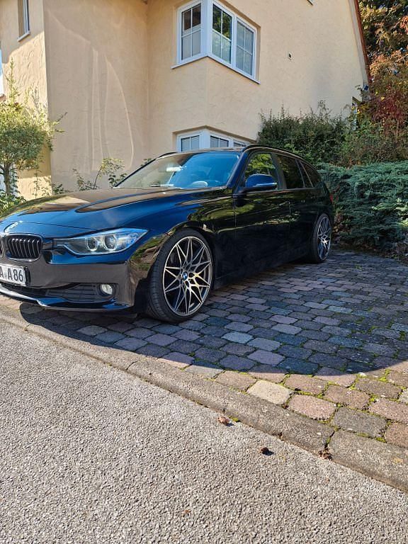 Gebraucht BMW 320 Performance 184 PS (135 kW) 2012 Schwarz Kombi