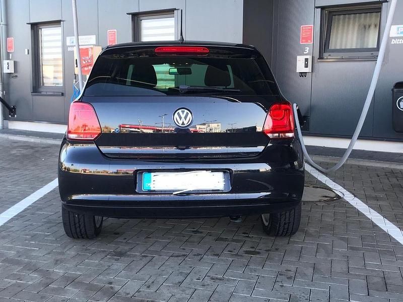 Gebraucht VW Polo Black Edition 69 PS (50 kW) 2013 Schwarz Kleinwagen