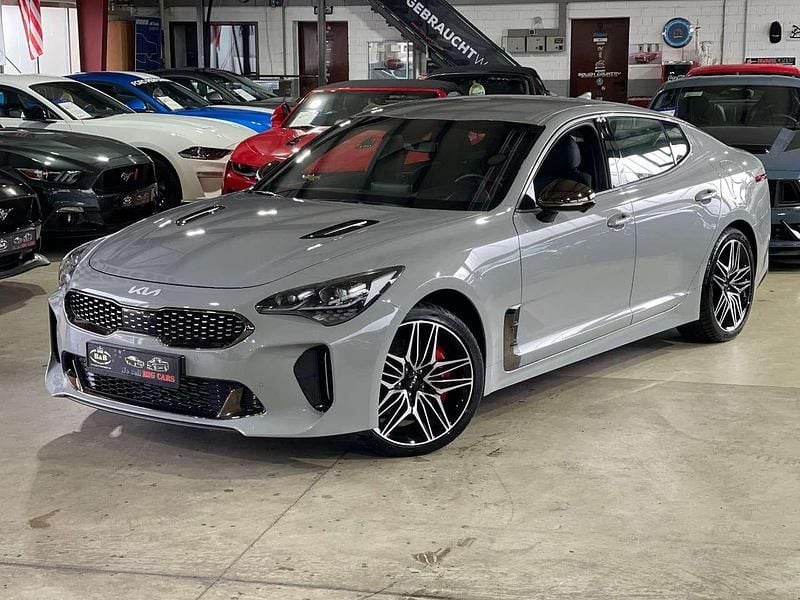 (c4s) ceramicsilber met Gebraucht 2022 Kia Stinger Coupé | 42.450 € (Guter Preis) - Bild 1/4