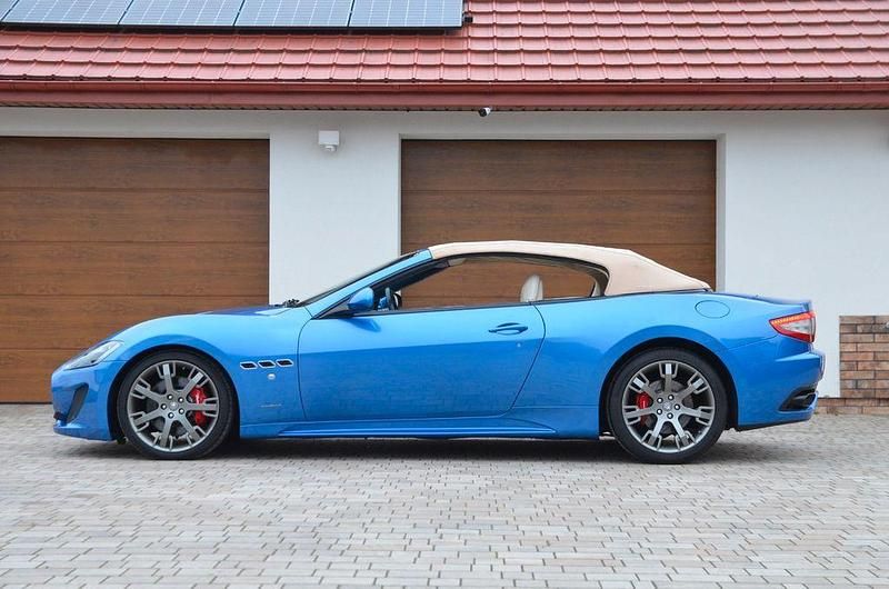 Gebraucht Maserati GranCabrio 460 PS (338 kW) 2013 Blau Cabrio