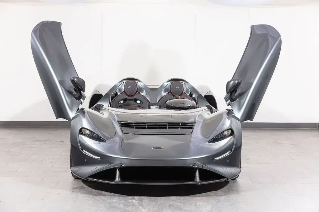 Gebraucht McLaren Elva 816 PS (600 kW) 2024 Grau Cabrio