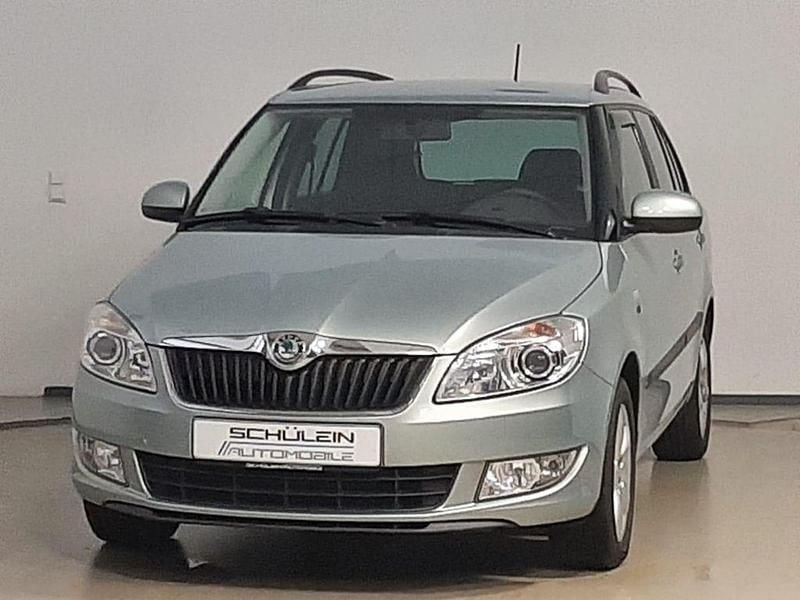 Silber Gebraucht 2012 Skoda Fabia Family Kleinwagen | 4.980 € (Etwas zu teuer) - Bild 1/4