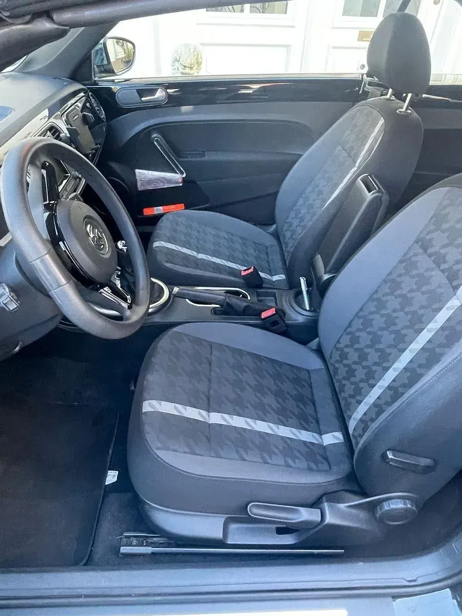 Używany VW Beetle Design 105 KM (77 kW) 2018 Czarny Hatchback