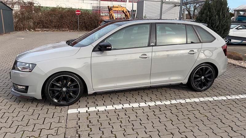 Gebraucht Skoda Rapid 125 PS (91 kW) 2017 Grau Kleinwagen