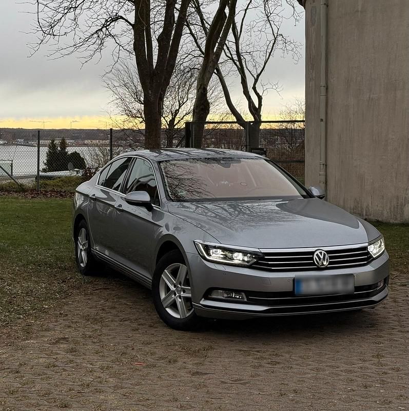 Gebraucht VW Passat 150 PS (110 kW) 2018 Grau Limousine