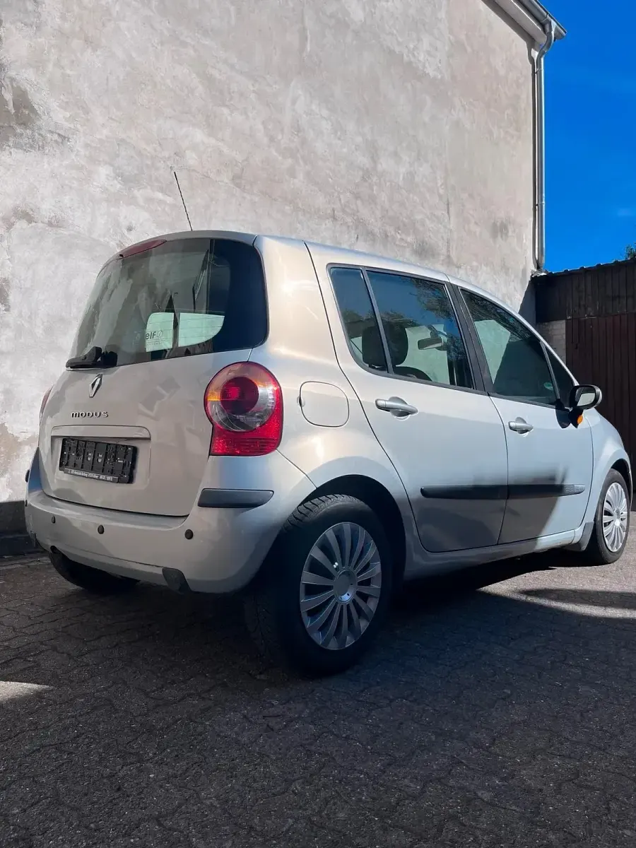 Second-hand Renault Modus 112 CP (82 kW) 2005 Gri Monovolum