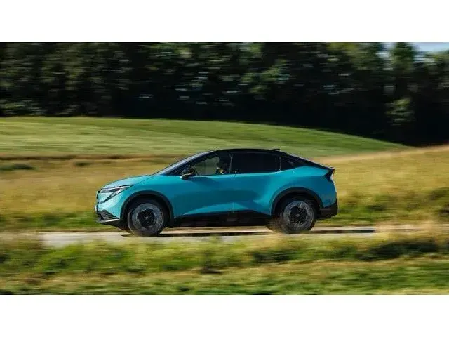 Neu Nissan Leaf 130 kW (177 PS) 2026 Rot SUV