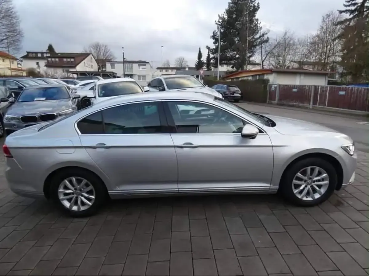 Używany VW Passat Highline 125 KM (91 kW) 2015 Srebrny Kombi
