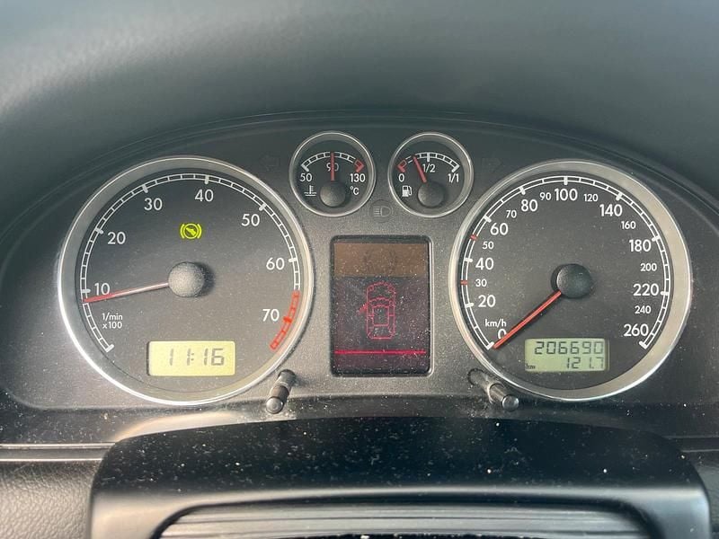 Gebraucht VW Passat 115 PS (84 kW) 2002 Silber Kombi