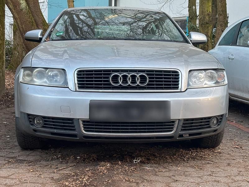 Second-hand Audi A4 131 CP (96 kW) 2001 Argintiu Berlinǎ
