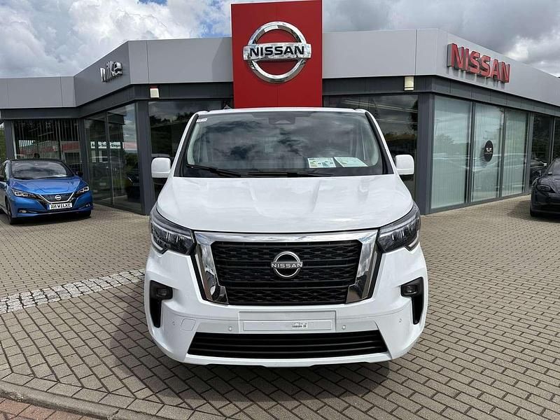 Second-hand Nissan Primastar Tekna 170 CP (125 kW) 2024 Alb Monovolum