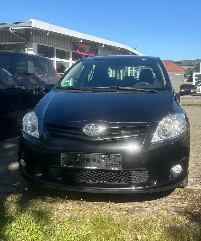 Gebraucht Toyota Auris 132 PS (97 kW) 2011 Schwarz Kleinwagen