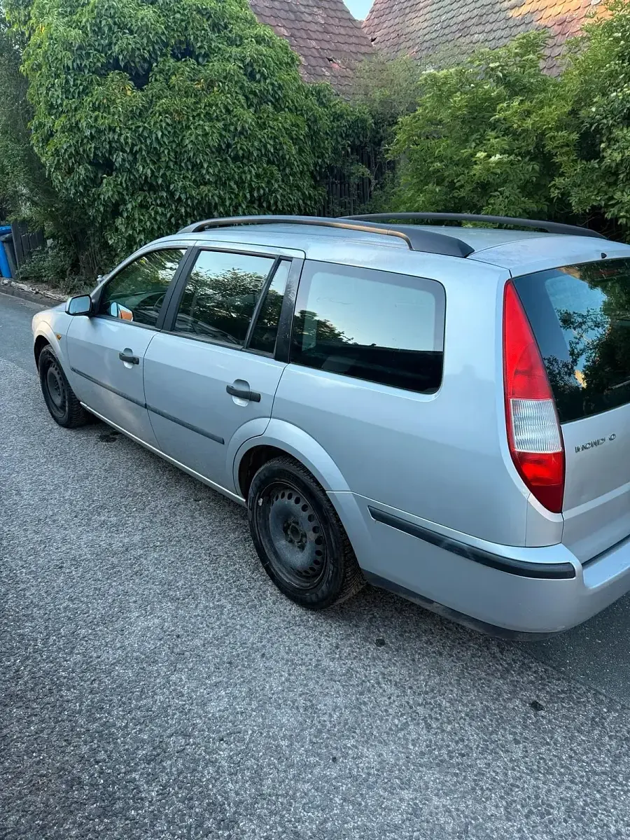 Gebraucht Ford Mondeo 110 PS (80 kW) 2002 Grau Kombi