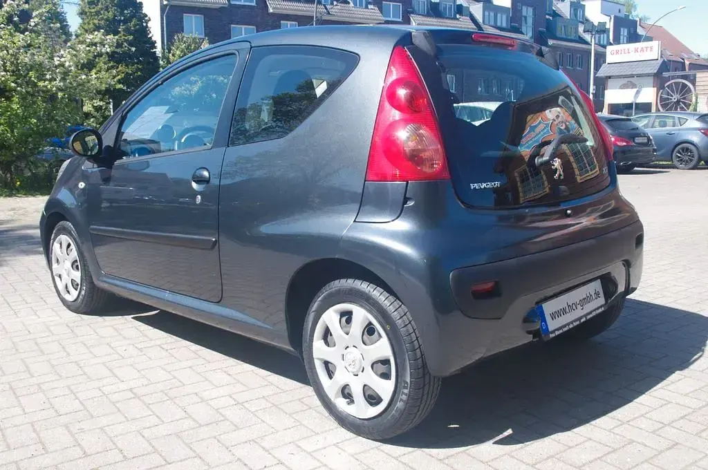 Gebraucht Peugeot 107 Filou 68 PS (50 kW) 2010 Grau Kleinwagen